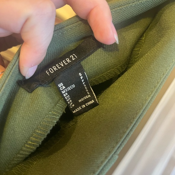 Forever 21 green skort/skirt - Picture 4 of 4